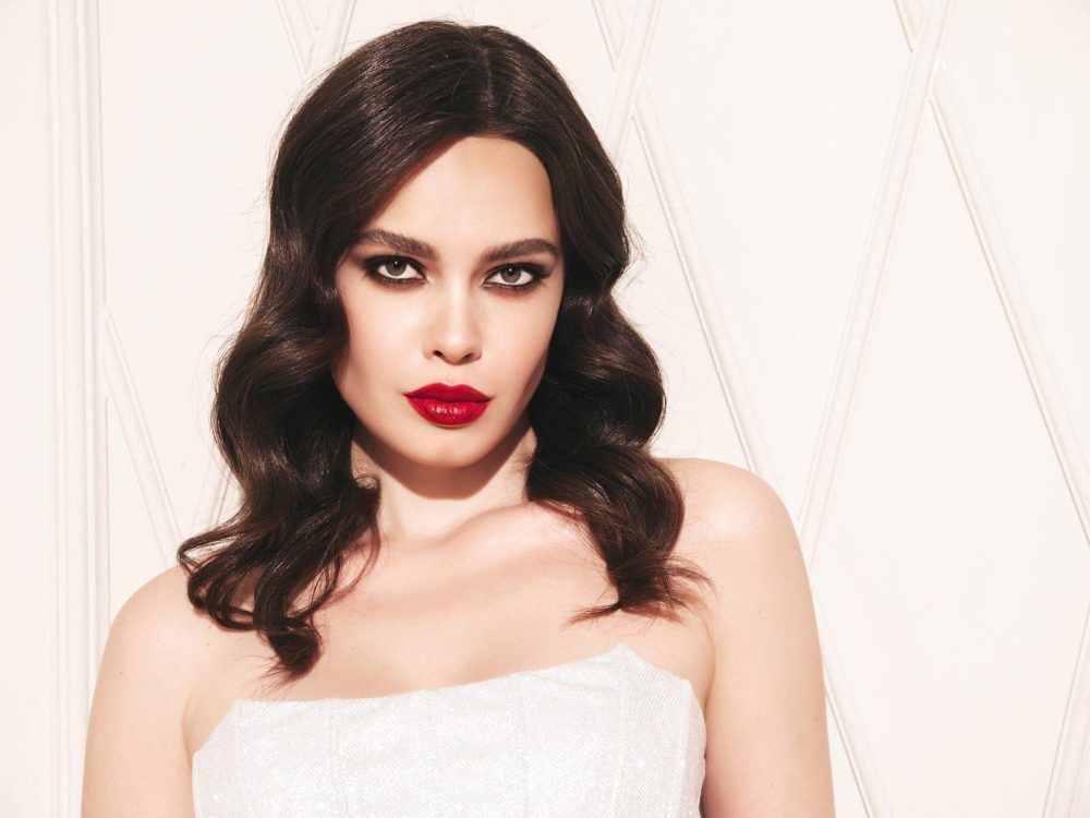 Hollywood Waves Bridal Hair Trend2